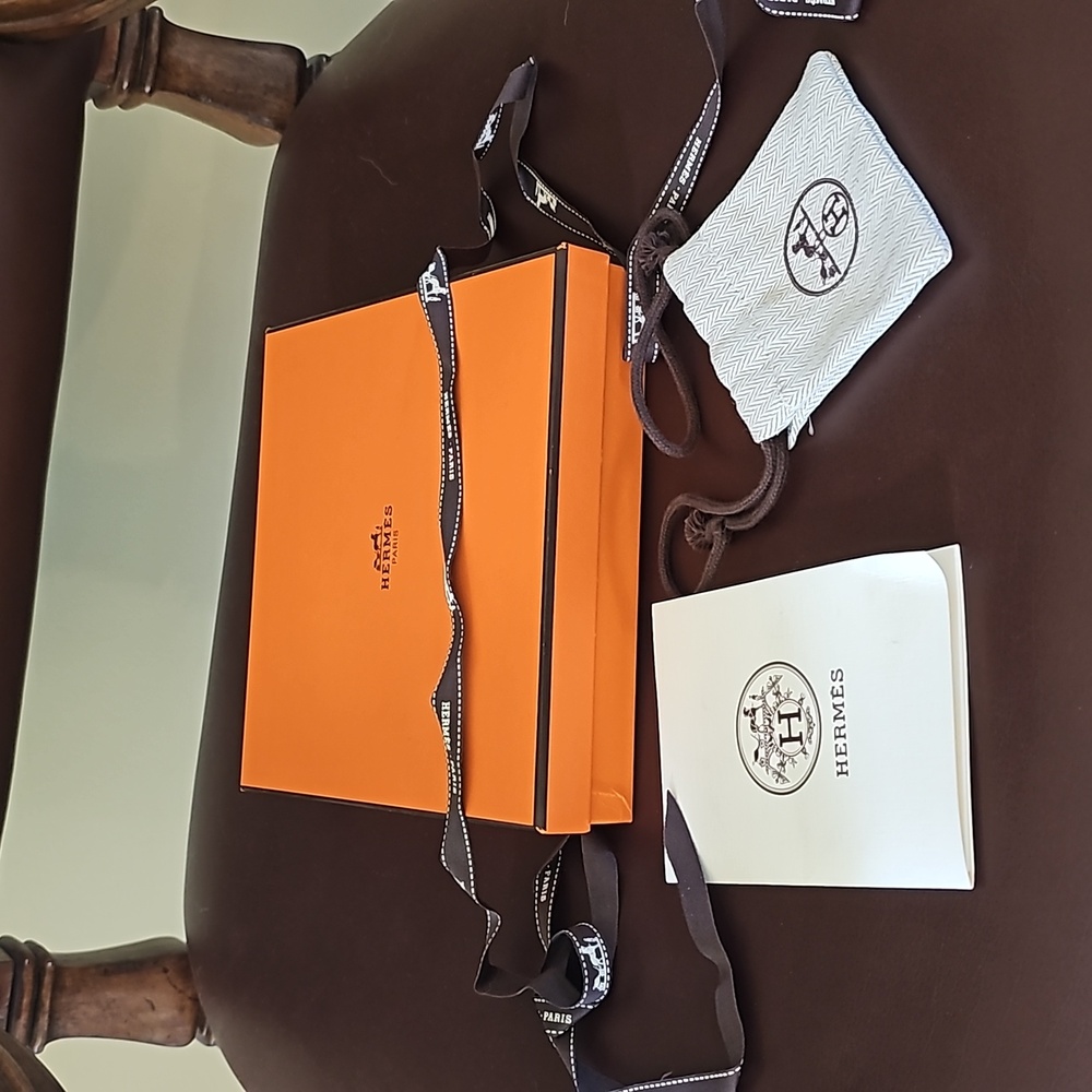 Lot of Hermes shopping bags, box and small duster bag. - Picture 6 of 10